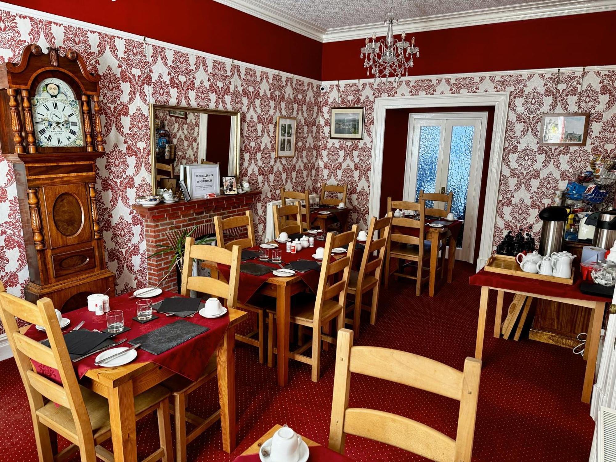 Caer Menai Hotel Caernarfon Exterior photo