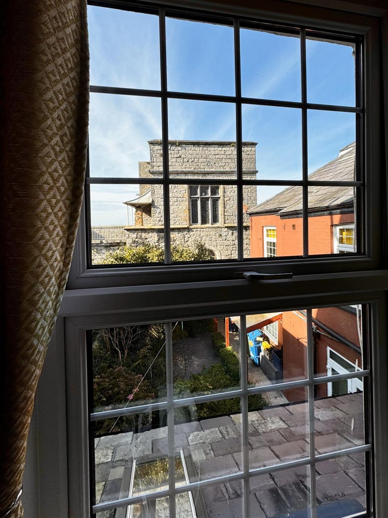 Caer Menai Hotel Caernarfon Exterior photo